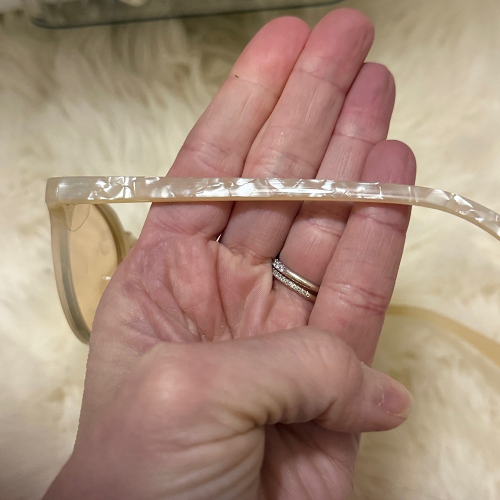 Free People Beige Sunglasses - Picture 4 of 4